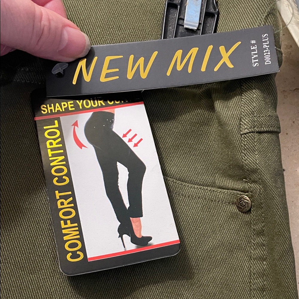 Kathy NWT size XL Olive pull on Pants - Picture 5 of 7